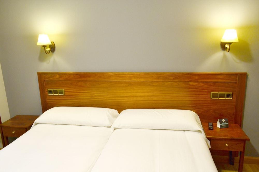 Hotel Los Templarios Ponferrada Ngoại thất bức ảnh