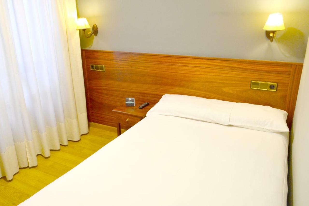 Hotel Los Templarios Ponferrada Ngoại thất bức ảnh